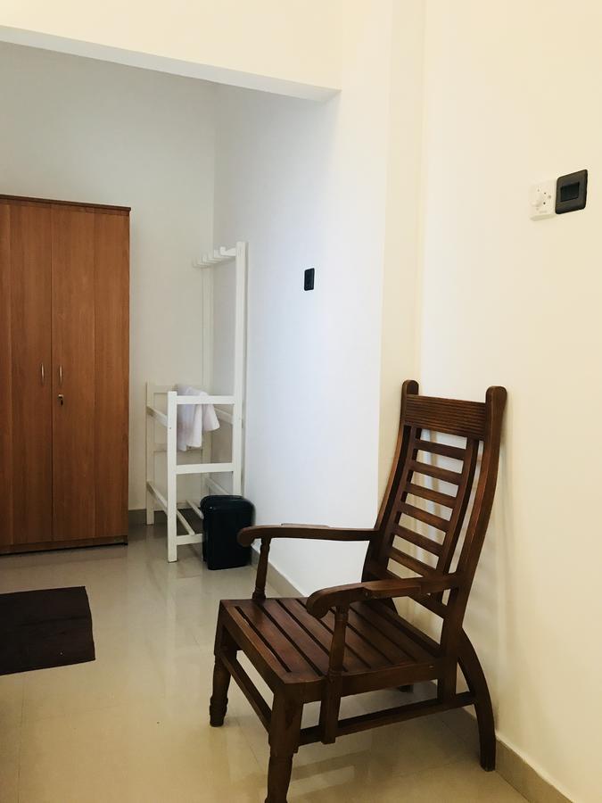 Hotel Royal White Tourist Rest Anuradhapura Exterior foto