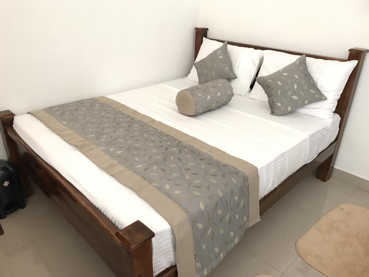 Hotel Royal White Tourist Rest Anuradhapura Exterior foto