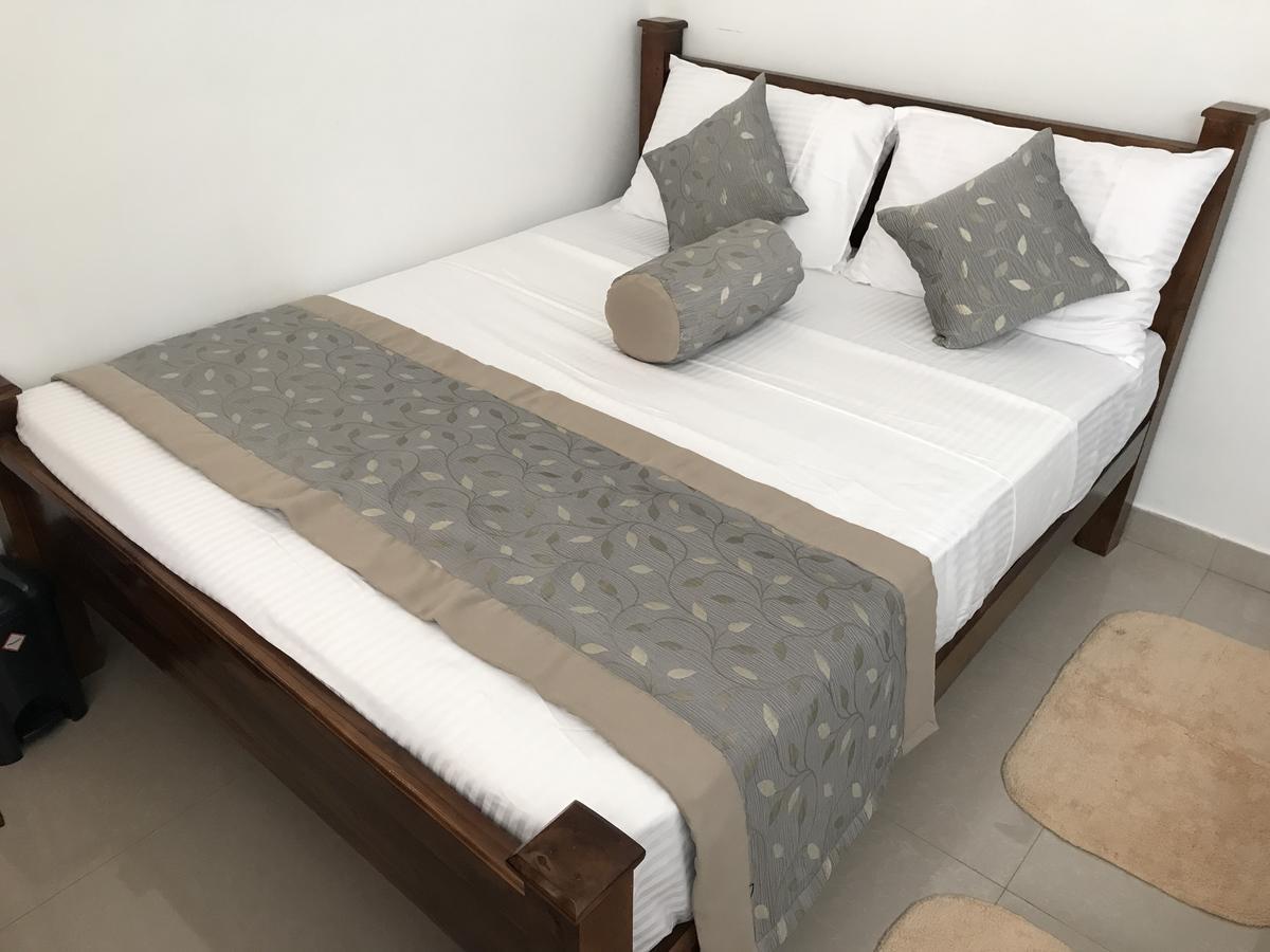 Hotel Royal White Tourist Rest Anuradhapura Exterior foto
