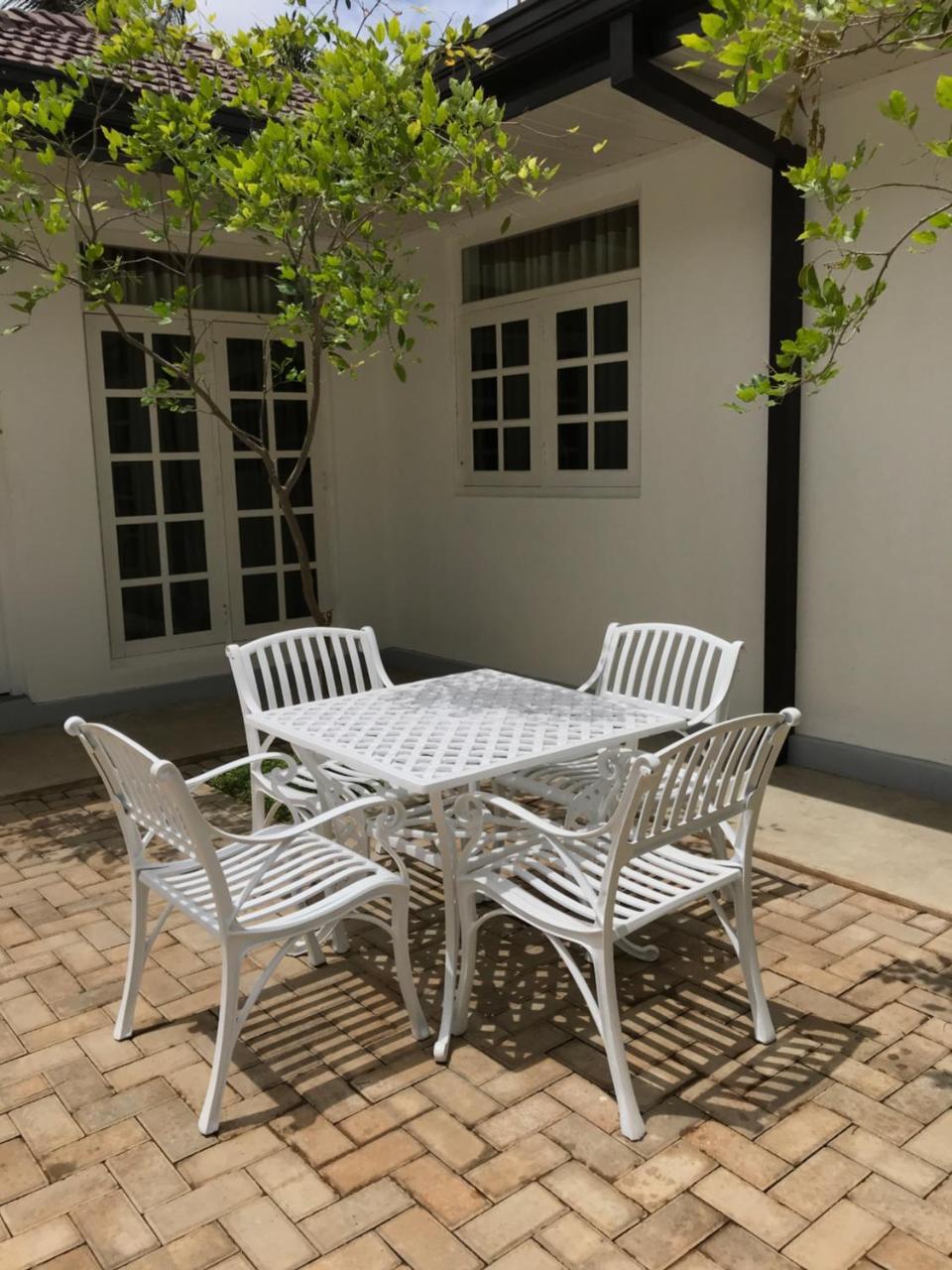 Hotel Royal White Tourist Rest Anuradhapura Exterior foto